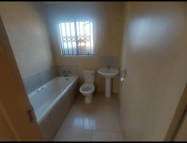 2 BEDROOM FREEHOLD FOR SALE IN SOSHANGUVE EAST EXT 5